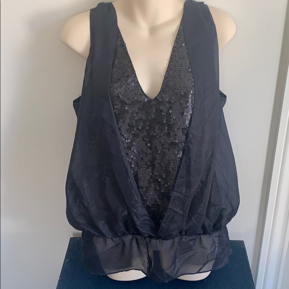 Robbi & Nikki Macy metallic like and sequin top